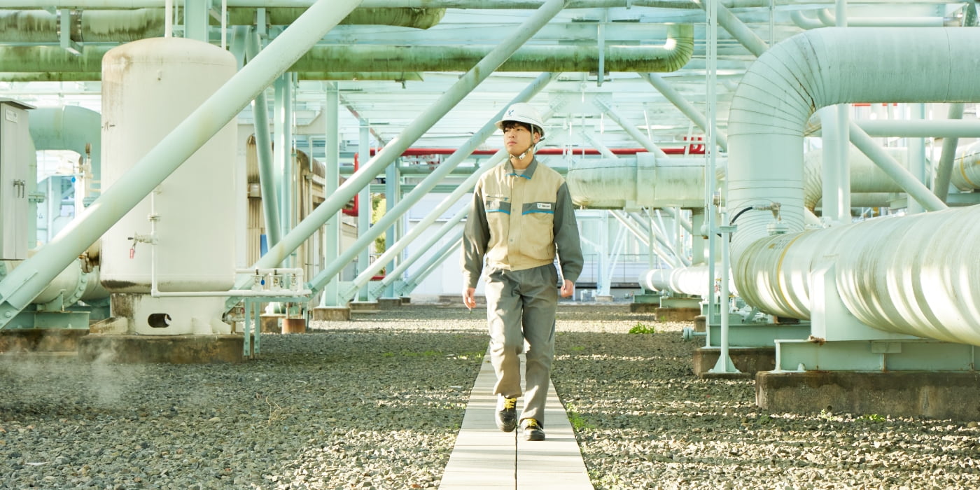 泥臭く、未知への一歩を踏み出す。この仕事は、社会の発展につながっている。